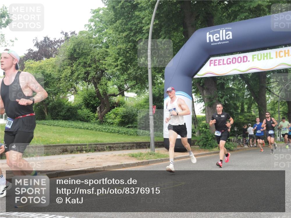 29.06.2025 - hella hamburg halbmarathon KatJ http://msf.ph/oto/8376915 29.06.2025 10:24:39 Zwischen KM18-KM19 6704 meine-sportfotos.de