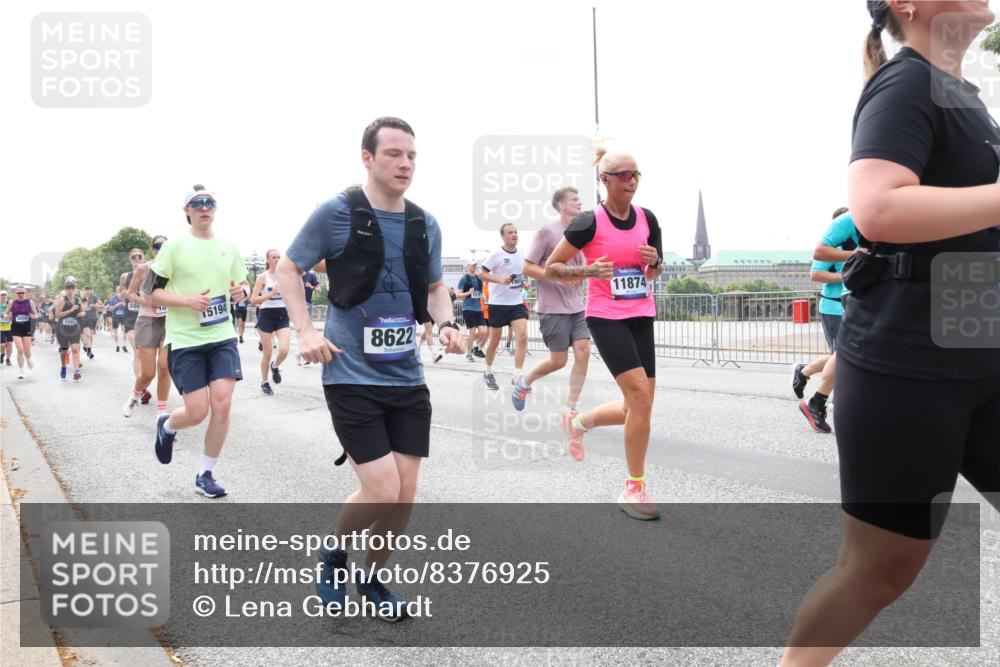 29.06.2025 - hella hamburg halbmarathon Lena Gebhardt http://msf.ph/oto/8376925 29.06.2025 10:40:02 Lombardsbrücke 5223, 15194, 8622, 11874, 1018, 1037, 1058, 1076, 1291, 1586, 1691, 1899, 2019, 2109, 2254, 2313, 2515, 2572, 2578, 2866, 2888, 2976, 3046, 3237, 3515, 3607, 3808, 3882, 3883, 3884, 4173, 4271, 4298, 4471, 4752, 4756, 5045, 5113, 5229, 5263, 5351, 5352, 5654, 5701, 5877, 5901, 6097, 6427, 6428, 6463, 6548, 6673, 6698, 6719, 6726, 6739, 6750, 6866, 6876, 6890, 6920, 7045, 7053, 7108, 7125, 7174, 7199, 7429, 7455, 7456, 7675, 7850, 8107, 8612, 9747, 10441 meine-sportfotos.de