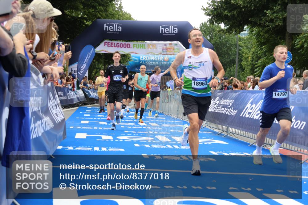 29.06.2025 - hella hamburg halbmarathon Strokosch-Dieckow http://msf.ph/oto/8377018 29.06.2025 10:48:16 Ziel 1537, 1914, 5129, 5528, 6923, 7367, 7599, 8216, 8916, 9770, 11211, 11467, 12685, 14192, 14797, 14814, 15590, 15629, 15735, 15973, 15981, 17745, 17982, 18963, 19127 meine-sportfotos.de
