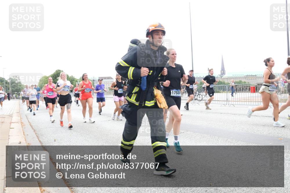 29.06.2025 - hella hamburg halbmarathon Lena Gebhardt http://msf.ph/oto/8377067 29.06.2025 10:49:19 Lombardsbrücke 16012, 15176, 15411, 15530, 17538, 2, 1047, 13564, 1525, 1625, 1805, 2067, 2160, 2395, 2527, 2541, 2668, 2713, 2792, 2927, 3070, 3086, 3183, 3215, 3232, 3253, 3383, 3943, 4403, 4525, 4527, 4589, 4769, 4809, 5106, 5118, 5463, 5479, 5480, 5551, 6015, 6191, 6437, 6566, 6979, 6989, 7062, 7301, 7650, 7931, 7936, 8549, 9245, 9261, 9341, 9359, 10033, 10038, 10081, 10130, 10333, 10479, 10782, 10785, 11000, 11031, 11192, 11558, 11631 meine-sportfotos.de