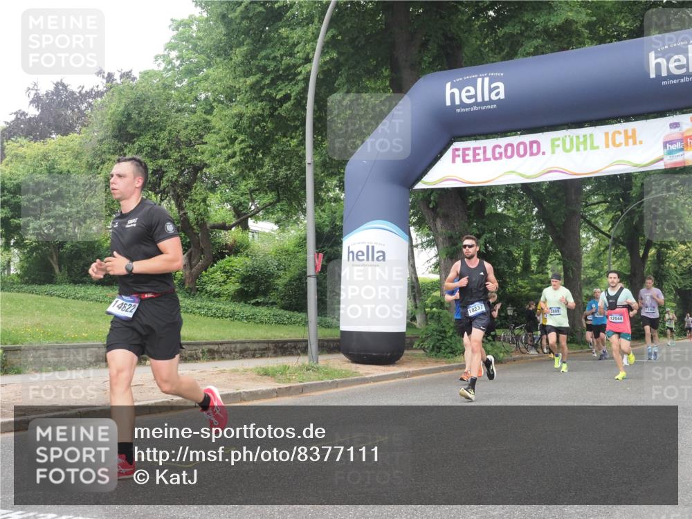 29.06.2025 - hella hamburg halbmarathon KatJ http://msf.ph/oto/8377111 29.06.2025 10:24:40 Zwischen KM18-KM19 3809, 6704 meine-sportfotos.de