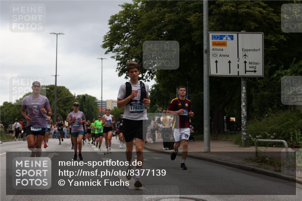 29.06.2025 - hella hamburg halbmarathon Yannick Fuchs http://msf.ph/oto/8377139 29.06.2025 10:54:26 20KM 1681, 2091, 2167, 2363, 4013, 6033, 6309, 7065, 7636, 8003, 8191, 8421, 8422, 8509, 8923, 9006, 9434, 10576, 11041, 11366, 11753, 11937, 12491, 13488, 13589, 14224, 14429, 14577, 15344, 15901, 16439, 17491, 17825, 17899, 18029, 18063, 18254, 18701, 19159, 19246 meine-sportfotos.de