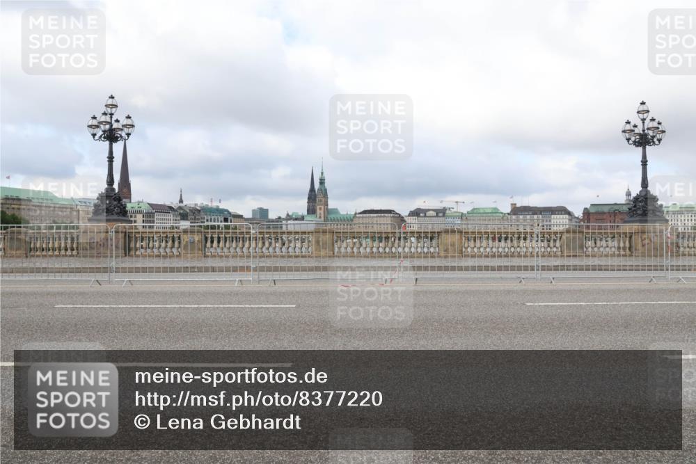 29.06.2025 - hella hamburg halbmarathon Lena Gebhardt http://msf.ph/oto/8377220 29.06.2025 09:14:10 Lombardsbrücke  meine-sportfotos.de
