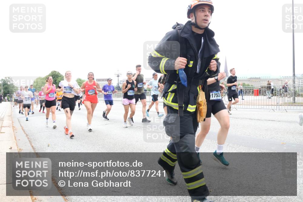 29.06.2025 - hella hamburg halbmarathon Lena Gebhardt http://msf.ph/oto/8377241 29.06.2025 10:49:20 Lombardsbrücke 15176, 16012, 15411, 11395, 9245, 15530, 1908, 1753, 8541, 1525, 1625, 1805, 2067, 2160, 2395, 2527, 2541, 2668, 2713, 2792, 2927, 3070, 3086, 3183, 3215, 3232, 3253, 3383, 3943, 4403, 4525, 4527, 4589, 4769, 4809, 5106, 5118, 5463, 5479, 5480, 5551, 6015, 6191, 6437, 6566, 6979, 6989, 7062, 7301, 7305, 7339, 7650, 7931, 7936, 8549, 9245, 9261, 9341, 9359, 10033, 10038, 10081, 10130, 10333, 10479, 10782, 10785, 11000, 11031, 11192, 11558, 11631, 12388 meine-sportfotos.de
