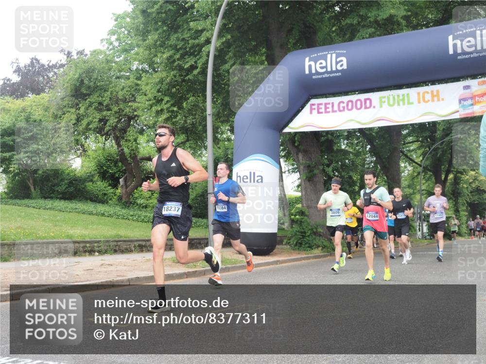 29.06.2025 - hella hamburg halbmarathon KatJ http://msf.ph/oto/8377311 29.06.2025 10:24:42 Zwischen KM18-KM19 3809, 6704 meine-sportfotos.de