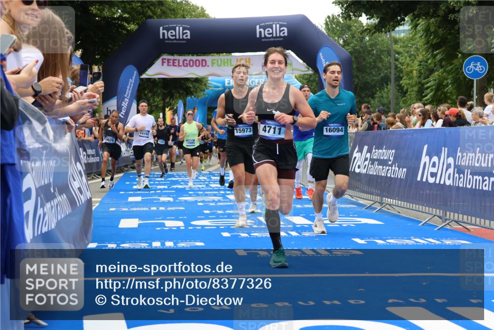 29.06.2025 - hella hamburg halbmarathon Strokosch-Dieckow http://msf.ph/oto/8377326 29.06.2025 10:48:07 Ziel 1086, 1914, 4324, 4601, 4711, 6377, 7599, 8916, 9544, 9626, 9638, 11211, 12685, 12706, 12724, 12747, 12808, 13570, 14192, 14814, 15590, 15629, 15973, 15981, 16094, 16149, 16269, 19127 meine-sportfotos.de