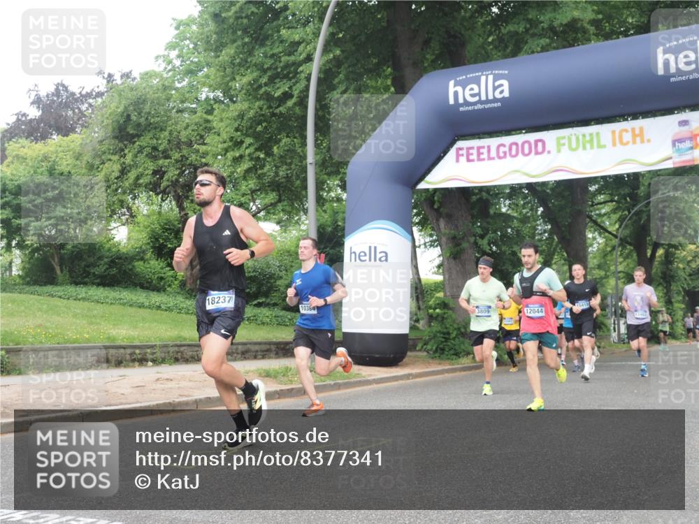29.06.2025 - hella hamburg halbmarathon KatJ http://msf.ph/oto/8377341 29.06.2025 10:24:42 Zwischen KM18-KM19 3809, 6704 meine-sportfotos.de