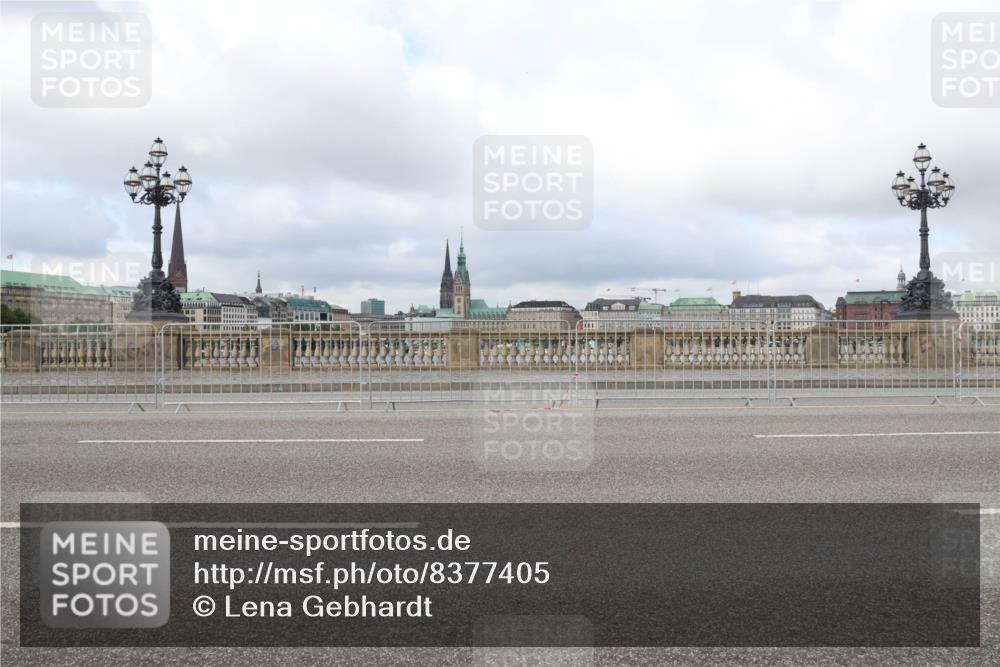 29.06.2025 - hella hamburg halbmarathon Lena Gebhardt http://msf.ph/oto/8377405 29.06.2025 09:14:10 Lombardsbrücke  meine-sportfotos.de