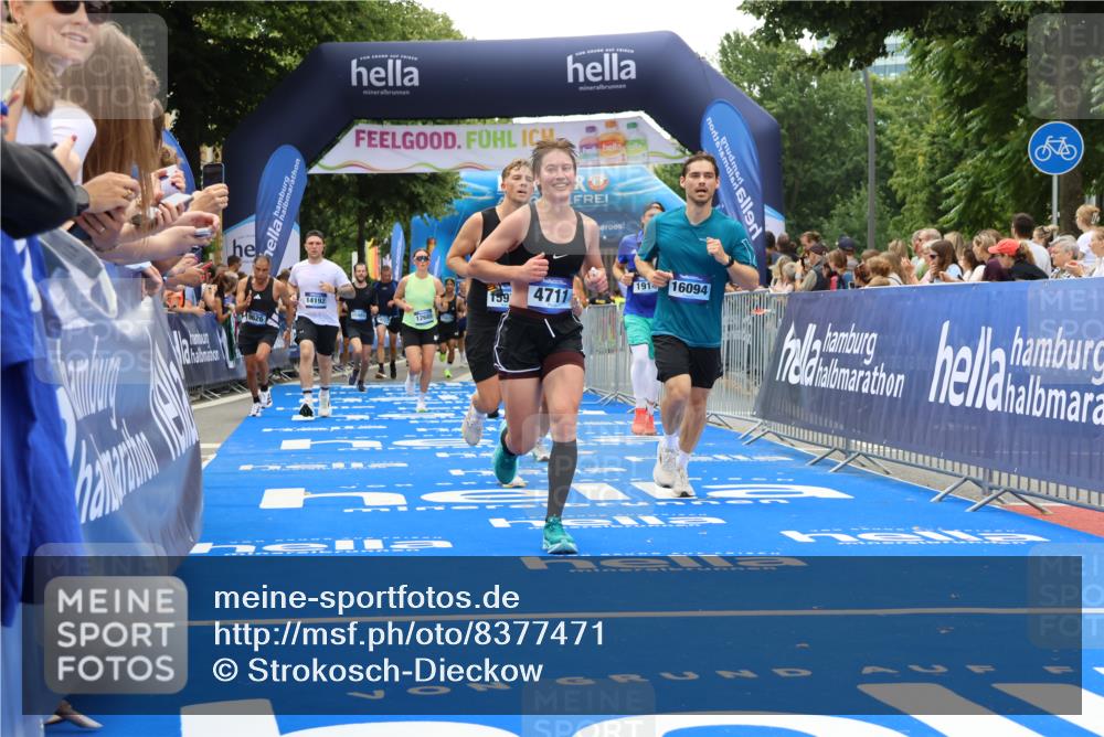 29.06.2025 - hella hamburg halbmarathon Strokosch-Dieckow http://msf.ph/oto/8377471 29.06.2025 10:48:07 Ziel 1086, 1914, 4324, 4601, 4711, 6377, 7599, 8916, 9544, 9626, 9638, 11211, 12685, 12706, 12724, 12747, 12808, 13570, 14192, 14814, 15590, 15629, 15973, 15981, 16094, 16149, 16269, 19127 meine-sportfotos.de