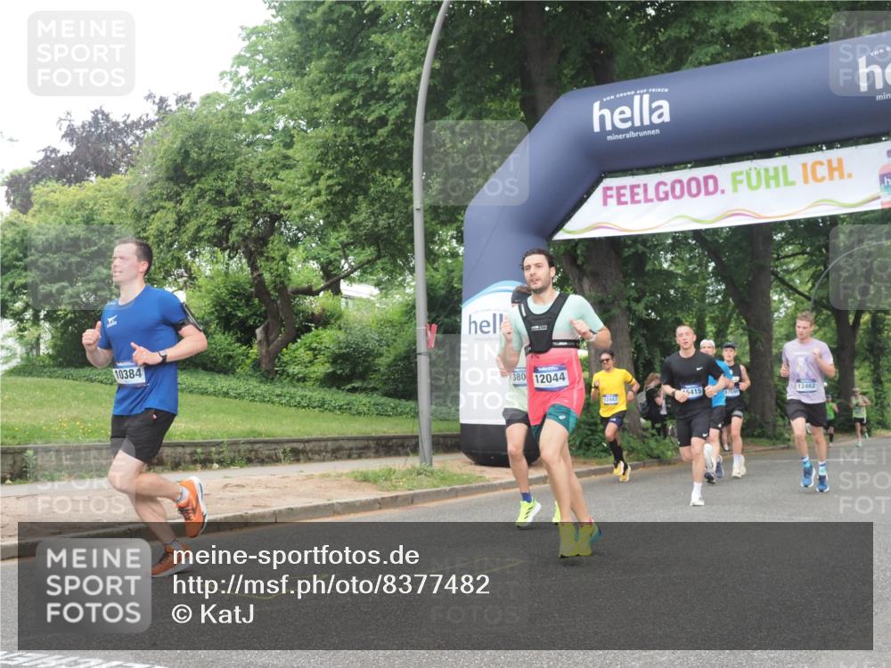 29.06.2025 - hella hamburg halbmarathon KatJ http://msf.ph/oto/8377482 29.06.2025 10:24:43 Zwischen KM18-KM19 3809 meine-sportfotos.de