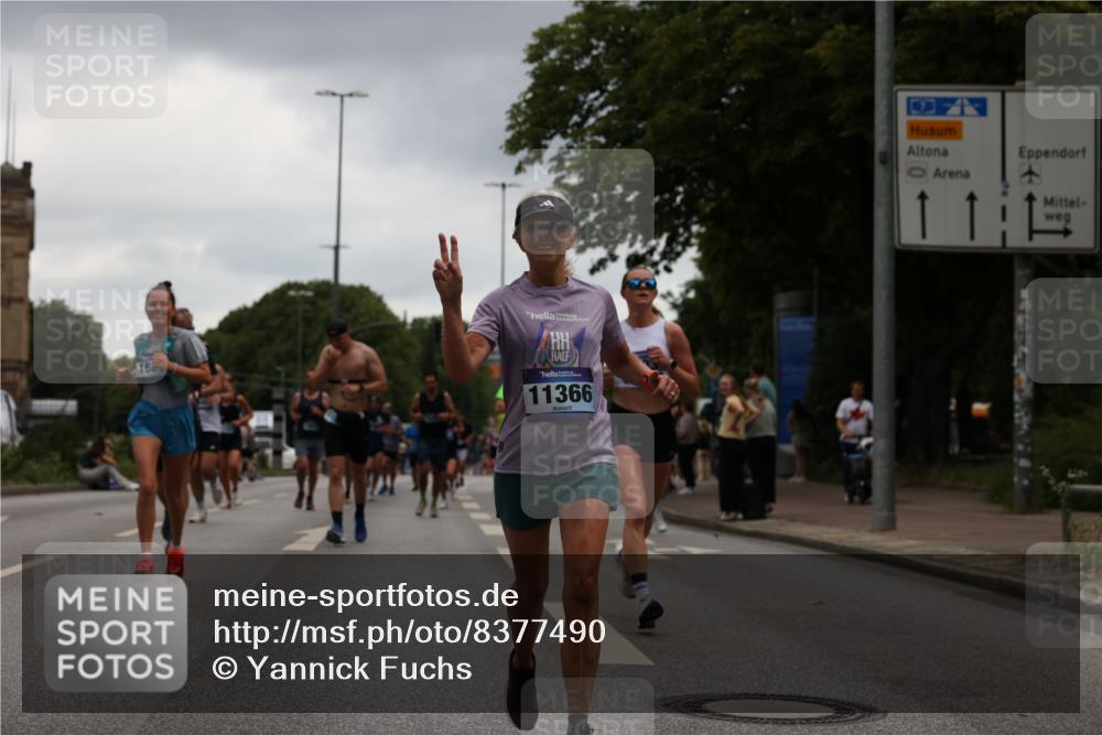 29.06.2025 - hella hamburg halbmarathon Yannick Fuchs http://msf.ph/oto/8377490 29.06.2025 10:54:30 20KM 1653, 1681, 2091, 2363, 4013, 6033, 6309, 6487, 6754, 7065, 7636, 8003, 8191, 8421, 8422, 8509, 8923, 9434, 10534, 10576, 11041, 11366, 11753, 11937, 12491, 13488, 13589, 14224, 14429, 14577, 15344, 17491, 17825, 17899, 18029, 18063, 18254, 18701, 19159, 19246 meine-sportfotos.de