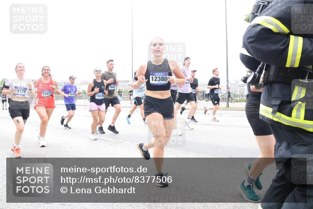 29.06.2025 - hella hamburg halbmarathon Lena Gebhardt http://msf.ph/oto/8377506 29.06.2025 10:49:20 Lombardsbrücke 15176, 15411, 6, 19084, 2067, 9245, 15530, 12380, 7936, 1525, 1625, 1805, 2067, 2160, 2395, 2527, 2541, 2668, 2713, 2792, 2927, 3070, 3086, 3183, 3215, 3232, 3253, 3383, 3943, 4403, 4525, 4527, 4589, 4769, 4809, 5106, 5118, 5463, 5479, 5480, 5551, 6015, 6191, 6437, 6566, 6979, 6989, 7062, 7301, 7305, 7339, 7650, 7931, 7936, 8549, 9245, 9261, 9341, 9359, 10033, 10038, 10081, 10130, 10333, 10479, 10782, 10785, 11000, 11031, 11192, 11558, 11631, 12388 meine-sportfotos.de