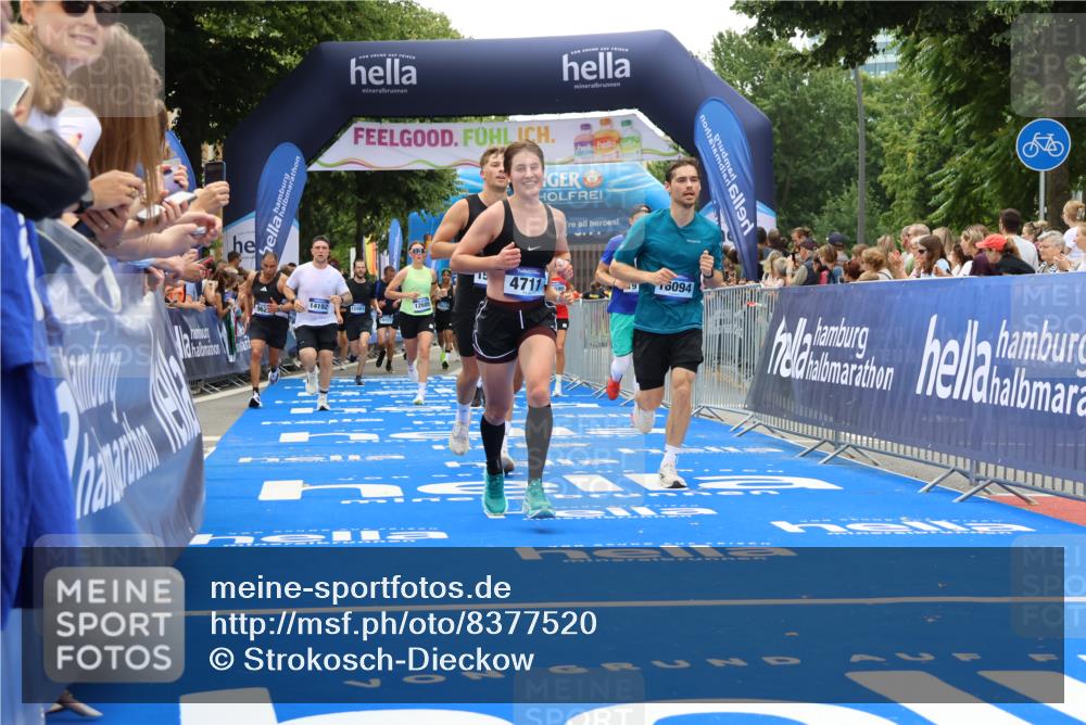 29.06.2025 - hella hamburg halbmarathon Strokosch-Dieckow http://msf.ph/oto/8377520 29.06.2025 10:48:07 Ziel 1086, 1914, 4324, 4601, 4711, 6377, 7599, 8916, 9544, 9626, 9638, 11211, 12685, 12706, 12724, 12747, 12808, 13570, 14192, 14814, 15590, 15629, 15973, 15981, 16094, 16149, 16269, 19127 meine-sportfotos.de
