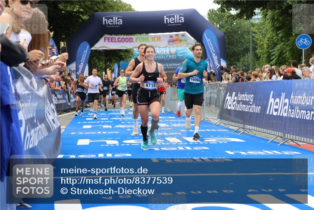 29.06.2025 - hella hamburg halbmarathon Strokosch-Dieckow http://msf.ph/oto/8377539 29.06.2025 10:48:07 Ziel 1086, 1914, 4324, 4601, 4711, 6377, 7599, 8916, 9544, 9626, 9638, 11211, 12685, 12706, 12724, 12747, 12808, 13570, 14192, 14814, 15590, 15629, 15973, 15981, 16094, 16149, 16269, 19127 meine-sportfotos.de