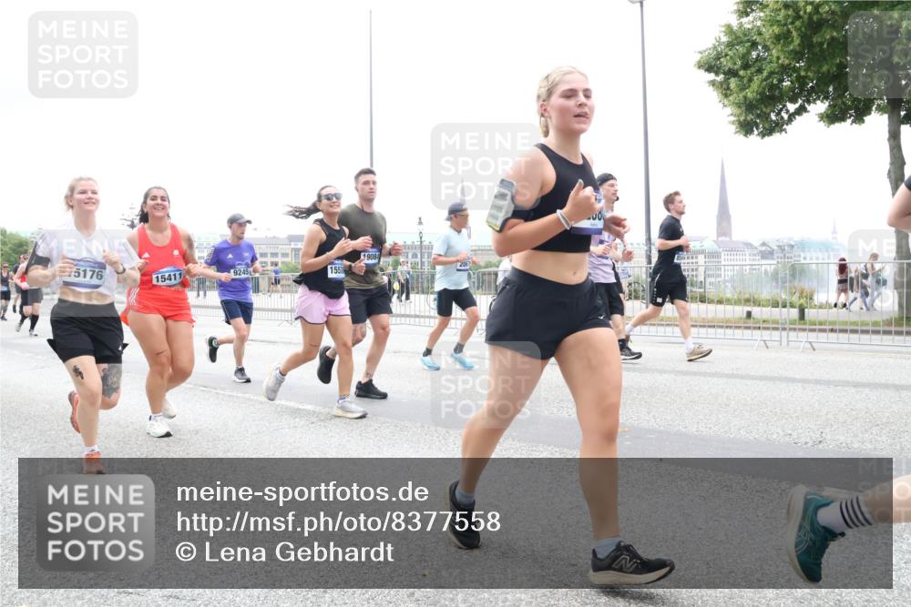 29.06.2025 - hella hamburg halbmarathon Lena Gebhardt http://msf.ph/oto/8377558 29.06.2025 10:49:21 Lombardsbrücke 5176, 15411, 9245, 15530, 19084, 00, 1525, 1625, 1805, 2067, 2160, 2395, 2527, 2541, 2668, 2713, 2927, 3070, 3086, 3183, 3215, 3232, 3253, 3383, 3943, 4403, 4525, 4527, 4589, 4769, 4809, 5106, 5118, 5463, 5479, 5480, 5551, 5552, 6015, 6191, 6437, 6566, 6979, 6989, 7062, 7301, 7305, 7339, 7650, 7931, 7936, 8549, 9245, 9261, 9341, 9359, 10033, 10038, 10081, 10130, 10333, 10479, 10782, 10785, 11000, 11031, 11192, 11558, 11631, 12388 meine-sportfotos.de