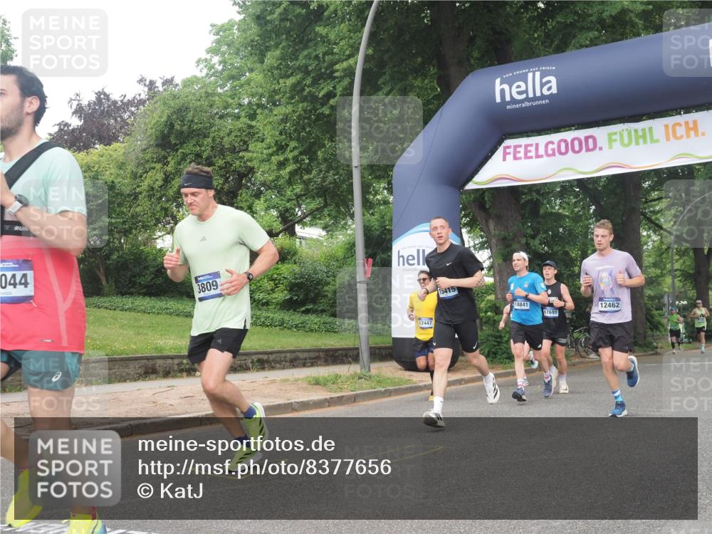 29.06.2025 - hella hamburg halbmarathon KatJ http://msf.ph/oto/8377656 29.06.2025 10:24:44 Zwischen KM18-KM19 3809 meine-sportfotos.de