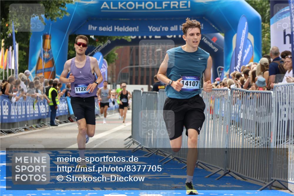 29.06.2025 - hella hamburg halbmarathon Strokosch-Dieckow http://msf.ph/oto/8377705 29.06.2025 10:25:41 Ziel 4338, 11228, 14107 meine-sportfotos.de