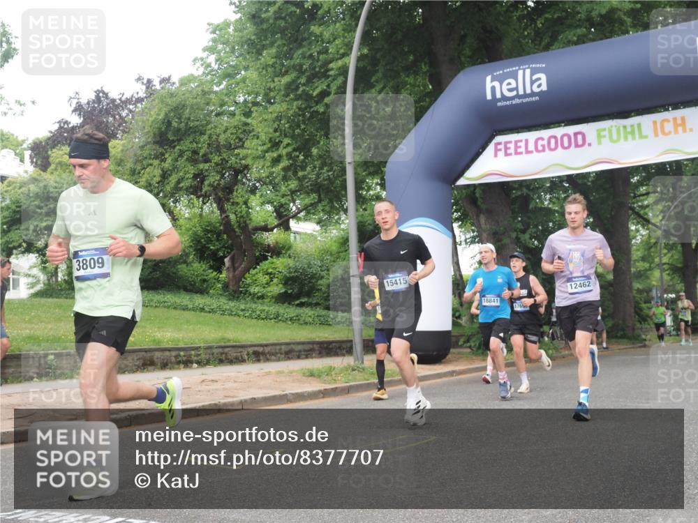 29.06.2025 - hella hamburg halbmarathon KatJ http://msf.ph/oto/8377707 29.06.2025 10:24:44 Zwischen KM18-KM19 3809 meine-sportfotos.de