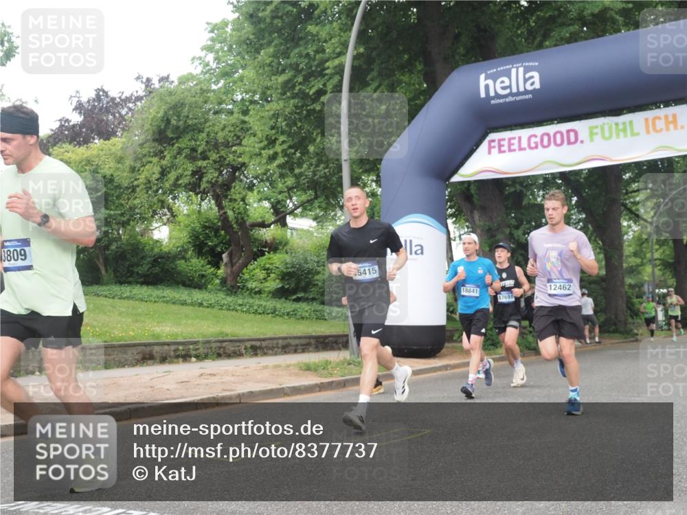 29.06.2025 - hella hamburg halbmarathon KatJ http://msf.ph/oto/8377737 29.06.2025 10:24:44 Zwischen KM18-KM19 3809 meine-sportfotos.de