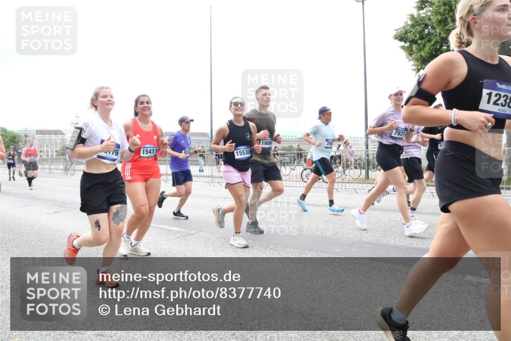29.06.2025 - hella hamburg halbmarathon Lena Gebhardt http://msf.ph/oto/8377740 29.06.2025 10:49:21 Lombardsbrücke 19084, 76, 15411, 15530, 206, 7931, 1238, 1525, 1625, 1805, 2067, 2160, 2395, 2527, 2541, 2668, 2713, 2927, 3070, 3086, 3183, 3215, 3232, 3253, 3383, 3943, 4403, 4525, 4527, 4589, 4769, 4809, 5106, 5118, 5463, 5479, 5480, 5551, 5552, 6015, 6191, 6437, 6566, 6979, 6989, 7062, 7301, 7305, 7339, 7650, 7931, 7936, 8549, 9245, 9261, 9341, 9359, 10033, 10038, 10081, 10130, 10333, 10479, 10782, 10785, 11000, 11031, 11192, 11558, 11631, 12388 meine-sportfotos.de