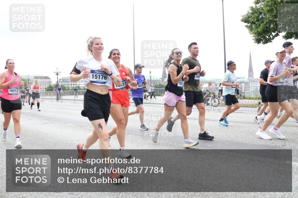 29.06.2025 - hella hamburg halbmarathon Lena Gebhardt http://msf.ph/oto/8377784 29.06.2025 10:49:21 Lombardsbrücke 16012, 15176, 11, 9245, 155, 793, 1525, 1625, 1805, 2067, 2160, 2395, 2527, 2541, 2668, 2713, 2927, 3070, 3086, 3183, 3215, 3232, 3253, 3383, 3943, 4403, 4525, 4527, 4589, 4769, 4809, 5106, 5118, 5463, 5479, 5480, 5551, 5552, 6015, 6191, 6437, 6566, 6979, 6989, 7062, 7301, 7305, 7339, 7650, 7931, 7936, 8549, 9245, 9261, 9341, 9359, 10033, 10038, 10081, 10130, 10333, 10479, 10782, 10785, 11000, 11031, 11192, 11558, 11631, 12388 meine-sportfotos.de