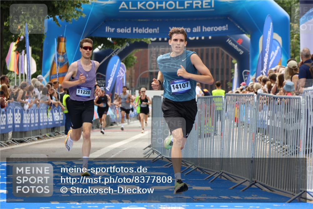 29.06.2025 - hella hamburg halbmarathon Strokosch-Dieckow http://msf.ph/oto/8377808 29.06.2025 10:25:40 Ziel 4338, 11228, 14107 meine-sportfotos.de