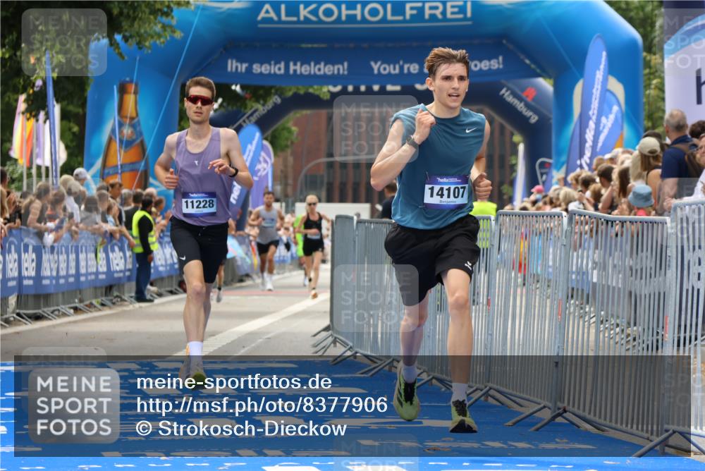 29.06.2025 - hella hamburg halbmarathon Strokosch-Dieckow http://msf.ph/oto/8377906 29.06.2025 10:25:40 Ziel 4338, 11228, 14107 meine-sportfotos.de
