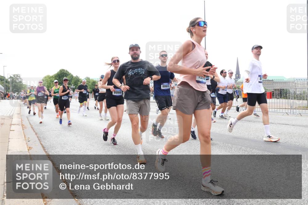 29.06.2025 - hella hamburg halbmarathon Lena Gebhardt http://msf.ph/oto/8377995 29.06.2025 10:40:04 Lombardsbrücke 8865, 8866, 5229, 81, 167, 1018, 1037, 1058, 1076, 1291, 1586, 1691, 1899, 2019, 2109, 2254, 2313, 2515, 2572, 2866, 2888, 2976, 3046, 3237, 3295, 3515, 3607, 3808, 3882, 3883, 3884, 4173, 4271, 4298, 4471, 4752, 4756, 5045, 5113, 5229, 5263, 5351, 5352, 5654, 5701, 5877, 5901, 6097, 6427, 6428, 6463, 6548, 6673, 6698, 6739, 6750, 6866, 6876, 6890, 6920, 7045, 7053, 7108, 7125, 7174, 7199, 7429, 7455, 7456, 7675, 7850, 8107, 8612, 9747, 10441 meine-sportfotos.de