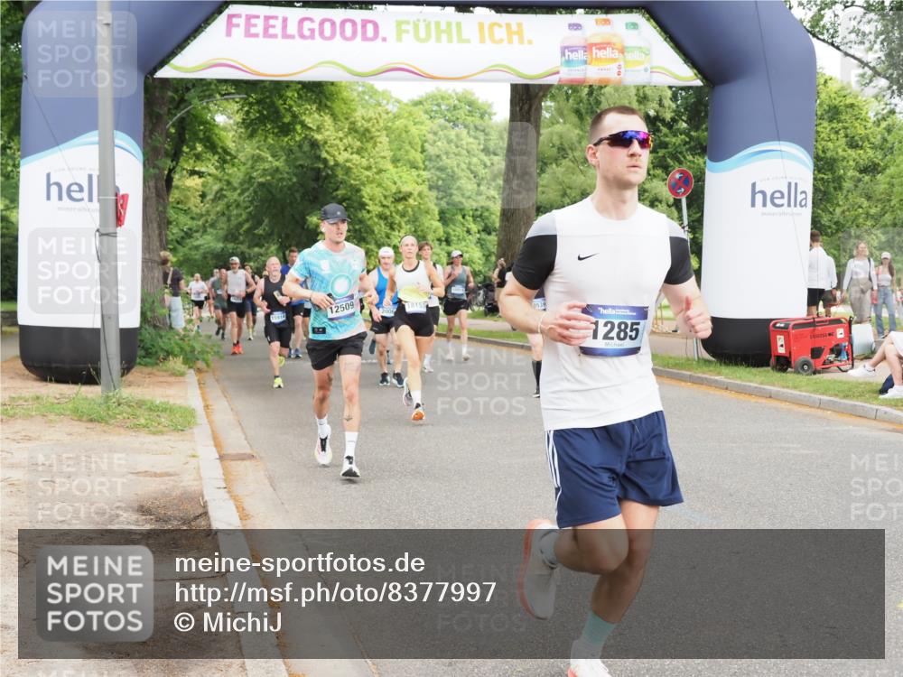 29.06.2025 - hella hamburg halbmarathon MichiJ http://msf.ph/oto/8377997 29.06.2025 10:45:52 Zwischen KM18-KM19 1285, 2619, 3279, 5926, 6202, 10539, 10759, 15914, 16980, 18254 meine-sportfotos.de