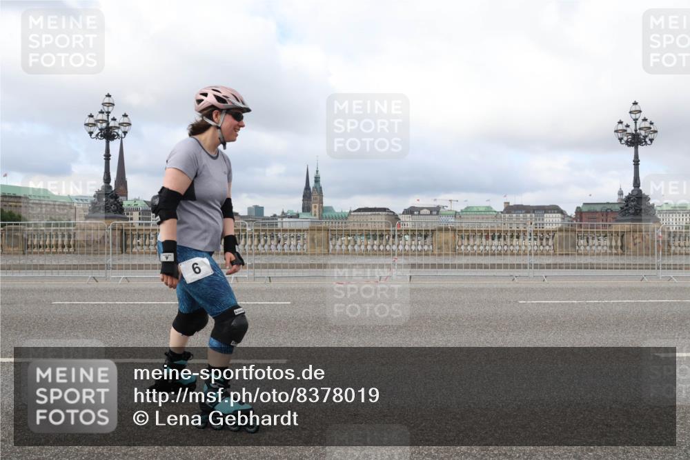 29.06.2025 - hella hamburg halbmarathon Lena Gebhardt http://msf.ph/oto/8378019 29.06.2025 09:14:11 Lombardsbrücke 6 meine-sportfotos.de