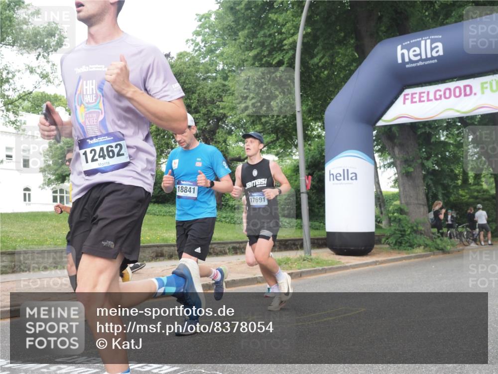 29.06.2025 - hella hamburg halbmarathon KatJ http://msf.ph/oto/8378054 29.06.2025 10:24:45 Zwischen KM18-KM19 3809 meine-sportfotos.de