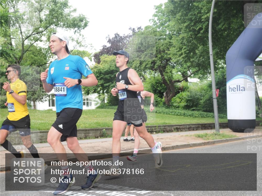 29.06.2025 - hella hamburg halbmarathon KatJ http://msf.ph/oto/8378166 29.06.2025 10:24:46 Zwischen KM18-KM19 3809 meine-sportfotos.de
