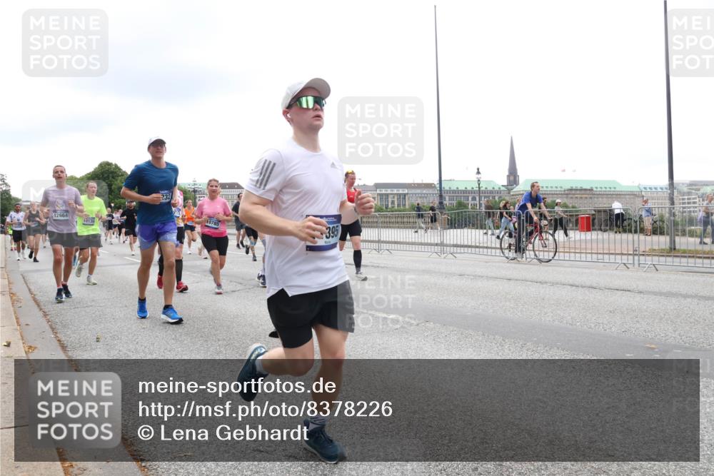 29.06.2025 - hella hamburg halbmarathon Lena Gebhardt http://msf.ph/oto/8378226 29.06.2025 10:49:23 Lombardsbrücke 12664, 10130, 232, 10785, 395, 1525, 1625, 1805, 2067, 2160, 2395, 2527, 2541, 2668, 2713, 2927, 3070, 3086, 3183, 3232, 3253, 3383, 3943, 4403, 4525, 4527, 4589, 4769, 4809, 5106, 5118, 5463, 5479, 5480, 5551, 5552, 6015, 6191, 6566, 6694, 6979, 6989, 7301, 7305, 7339, 7650, 7931, 7936, 8549, 9245, 9261, 9341, 9359, 10033, 10038, 10081, 10130, 10333, 10479, 10704, 10782, 10785, 11000, 11031, 11192, 11558, 11631, 12388 meine-sportfotos.de