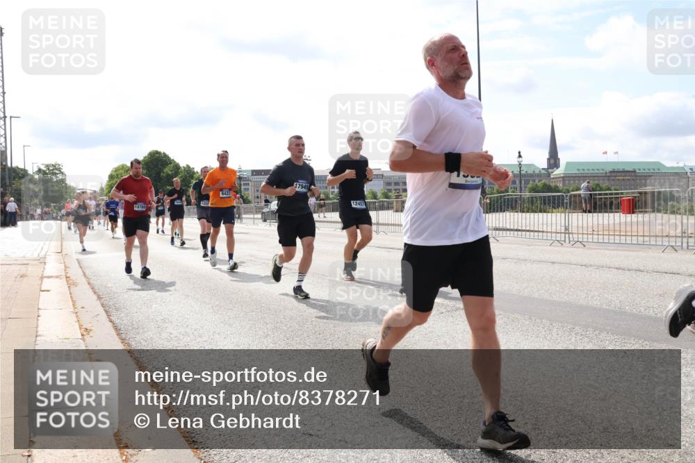 29.06.2025 - hella hamburg halbmarathon Lena Gebhardt http://msf.ph/oto/8378271 29.06.2025 10:15:26 Lombardsbrücke 18769, 1252, 9423, 17949, 12457, 1296, 1379, 1440, 1524, 1575, 1745, 2110, 2140, 2281, 2720, 2989, 3417, 3507, 3509, 3513, 3650, 3844, 4466, 4492, 4494, 4495, 4641, 5069, 5271, 5739, 5800, 5986, 6181, 6248, 6317, 6376, 6576, 7452, 7809, 7810, 7881, 8237, 8256, 8275, 8563, 8609, 9113, 9192, 9307, 9423, 9657, 9847, 9911, 9975, 9997, 10108, 10589, 10717, 10775, 10858, 11271, 11598, 12457, 12521, 13197, 13453, 13500, 14413, 14550, 14552, 15150, 15307, 15740 meine-sportfotos.de