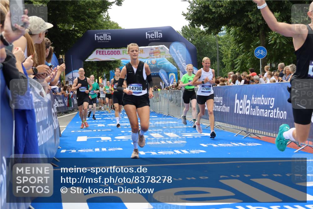 29.06.2025 - hella hamburg halbmarathon Strokosch-Dieckow http://msf.ph/oto/8378278 29.06.2025 10:47:53 Ziel 1604, 1613, 2340, 4528, 4601, 5022, 6377, 6836, 8564, 11961, 12808, 14383, 14730, 15333, 16766, 17451, 18206, 18356, 18836, 18922, 19198 meine-sportfotos.de