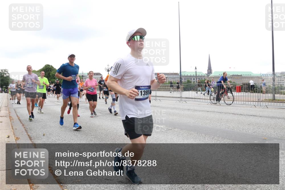 29.06.2025 - hella hamburg halbmarathon Lena Gebhardt http://msf.ph/oto/8378288 29.06.2025 10:49:24 Lombardsbrücke 12664, 10130, 232, 10785, 7527, 1395, 1525, 1625, 1805, 1888, 2067, 2160, 2395, 2527, 2541, 2668, 2713, 2927, 3070, 3086, 3183, 3232, 3253, 3383, 3943, 4403, 4525, 4527, 4589, 4769, 4809, 5106, 5118, 5463, 5479, 5480, 5551, 5552, 6015, 6191, 6566, 6694, 6979, 6989, 7301, 7305, 7339, 7650, 7931, 7936, 8549, 9162, 9245, 9261, 9341, 9359, 10033, 10038, 10081, 10130, 10333, 10479, 10704, 10782, 10785, 11000, 11031, 11192, 11558, 11631, 12388 meine-sportfotos.de