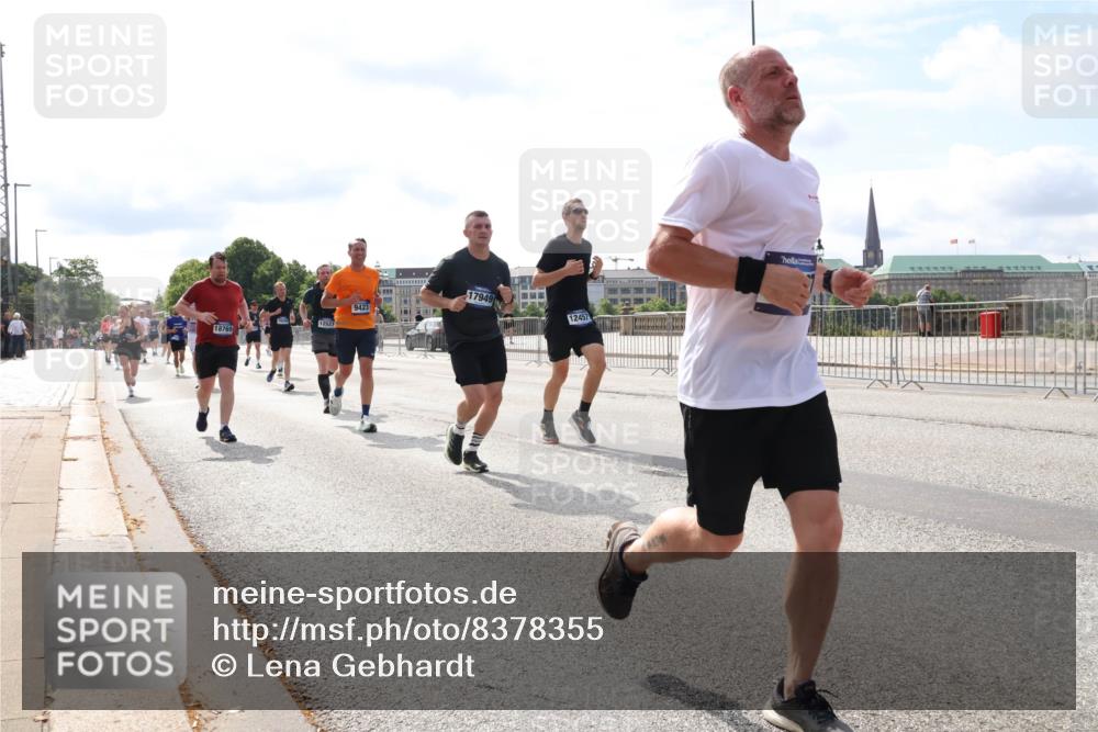 29.06.2025 - hella hamburg halbmarathon Lena Gebhardt http://msf.ph/oto/8378355 29.06.2025 10:15:26 Lombardsbrücke 17949, 9423, 12457, 12521, 18769, 1296, 1379, 1440, 1524, 1575, 1745, 2110, 2140, 2281, 2720, 2989, 3417, 3507, 3509, 3513, 3650, 3844, 4466, 4492, 4494, 4495, 4641, 5069, 5271, 5739, 5800, 5986, 6181, 6248, 6317, 6376, 6576, 7452, 7809, 7810, 7881, 8237, 8256, 8275, 8563, 8609, 9113, 9192, 9307, 9423, 9657, 9847, 9911, 9975, 9997, 10108, 10589, 10717, 10775, 10858, 11271, 11598, 12457, 12521, 13197, 13453, 13500, 14413, 14550, 14552, 15150, 15307, 15740 meine-sportfotos.de