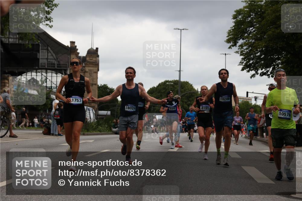 29.06.2025 - hella hamburg halbmarathon Yannick Fuchs http://msf.ph/oto/8378362 29.06.2025 10:54:36 20KM 1364, 1414, 1653, 1681, 2322, 2323, 2363, 6033, 6201, 6309, 6487, 6754, 6757, 7006, 7065, 7636, 8003, 8191, 8421, 8422, 8509, 8662, 8923, 9020, 9021, 10534, 10576, 11041, 11366, 11623, 11702, 11753, 11782, 11937, 12491, 13488, 13589, 14429, 15269, 17491, 17825, 17899, 17952, 18029, 18063, 19159, 19246 meine-sportfotos.de