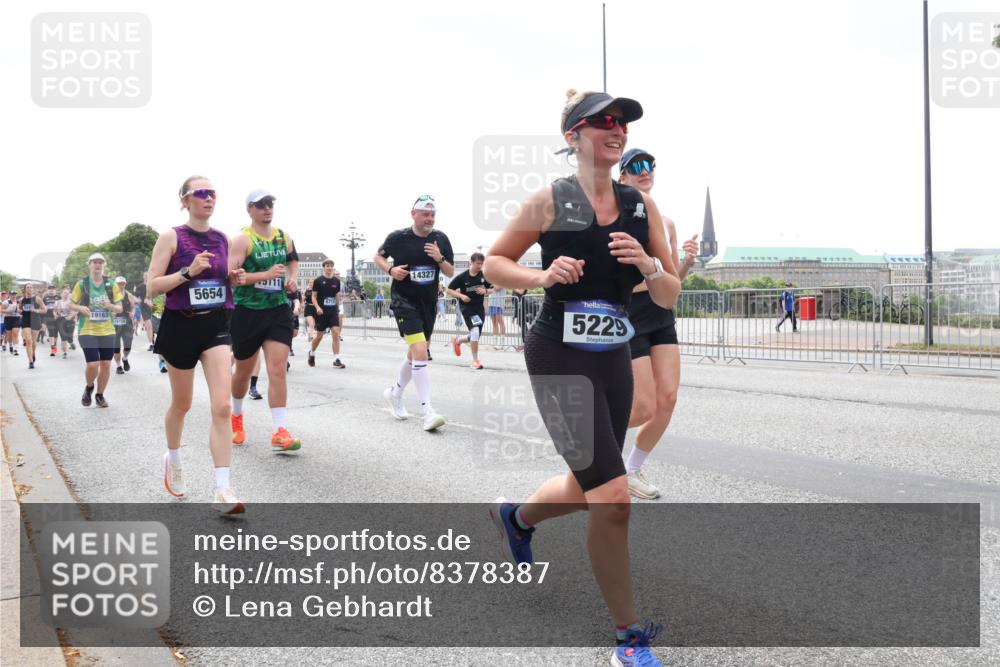 29.06.2025 - hella hamburg halbmarathon Lena Gebhardt http://msf.ph/oto/8378387 29.06.2025 10:40:06 Lombardsbrücke 19163, 5654, 6719, 14327, 5229, 1018, 1037, 1058, 1076, 1291, 1586, 1691, 1899, 2019, 2109, 2254, 2313, 2515, 2572, 2866, 2888, 2976, 3046, 3237, 3295, 3515, 3607, 3808, 3810, 3882, 3883, 3884, 4173, 4271, 4298, 4471, 4752, 4756, 5113, 5229, 5263, 5351, 5352, 5654, 5877, 5901, 5975, 6097, 6363, 6427, 6428, 6463, 6548, 6673, 6698, 6739, 6750, 6866, 6876, 6890, 6920, 7045, 7053, 7108, 7125, 7174, 7199, 7429, 7455, 7456, 7675, 7850, 8107, 8612, 10441 meine-sportfotos.de