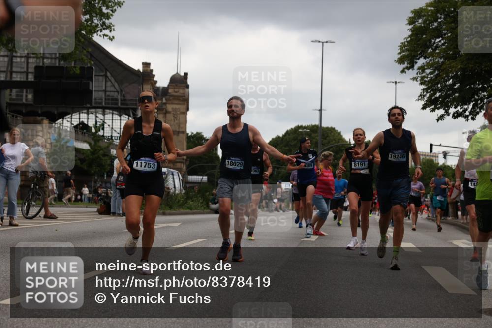 29.06.2025 - hella hamburg halbmarathon Yannick Fuchs http://msf.ph/oto/8378419 29.06.2025 10:54:36 20KM 1364, 1414, 1653, 1681, 2322, 2323, 2363, 6033, 6201, 6309, 6487, 6754, 6757, 7006, 7065, 7636, 8003, 8191, 8421, 8422, 8509, 8662, 8923, 9020, 9021, 10534, 10576, 11041, 11366, 11623, 11702, 11753, 11782, 11937, 12491, 13488, 13589, 14429, 15269, 17491, 17825, 17899, 17952, 18029, 18063, 19159, 19246 meine-sportfotos.de