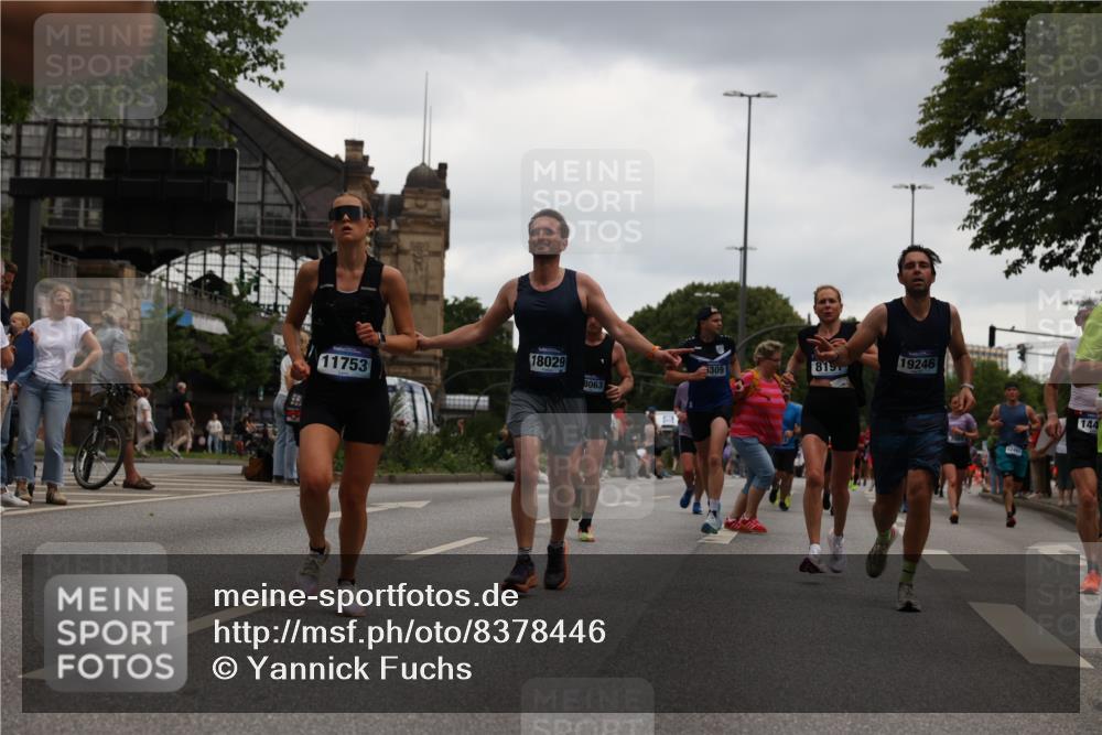 29.06.2025 - hella hamburg halbmarathon Yannick Fuchs http://msf.ph/oto/8378446 29.06.2025 10:54:36 20KM 1364, 1414, 1653, 1681, 2322, 2323, 2363, 6033, 6201, 6309, 6487, 6754, 6757, 7006, 7065, 7636, 8003, 8191, 8421, 8422, 8509, 8662, 8923, 9020, 9021, 10534, 10576, 11041, 11366, 11623, 11702, 11753, 11782, 11937, 12491, 13488, 13589, 14429, 15269, 17491, 17825, 17899, 17952, 18029, 18063, 19159, 19246 meine-sportfotos.de