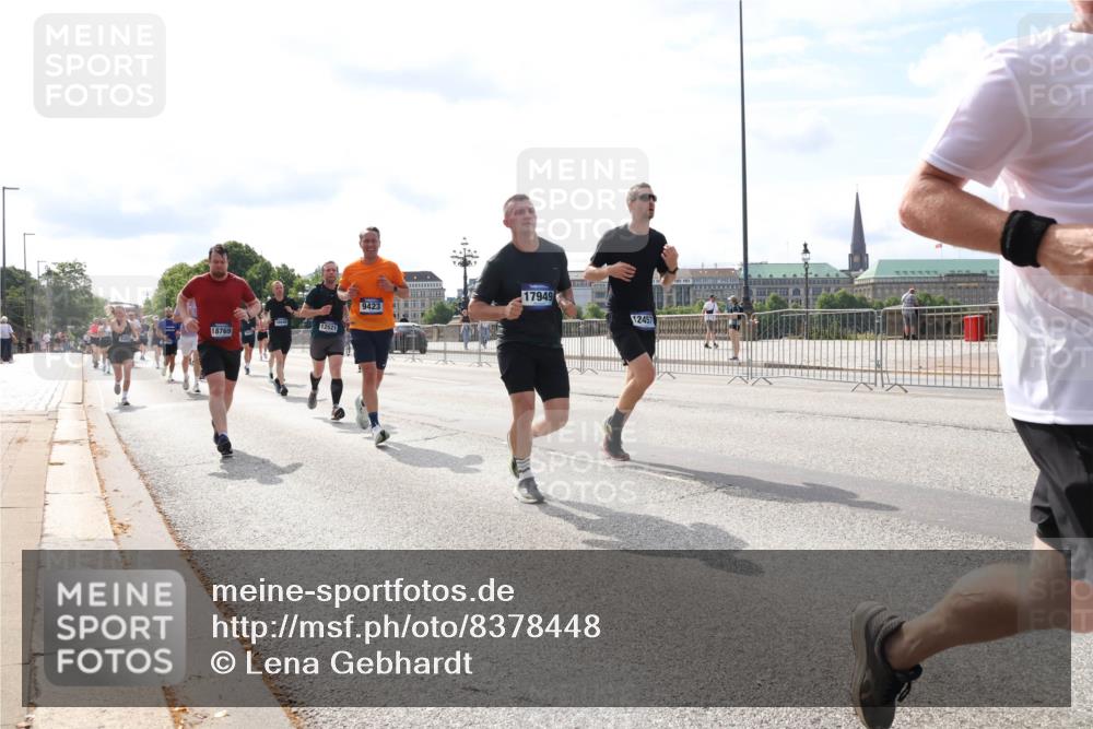 29.06.2025 - hella hamburg halbmarathon Lena Gebhardt http://msf.ph/oto/8378448 29.06.2025 10:15:26 Lombardsbrücke 12521, 18769, 9423, 17949, 12457, 1296, 1379, 1440, 1524, 1575, 1745, 2110, 2140, 2281, 2720, 2989, 3417, 3507, 3509, 3513, 3650, 3844, 4466, 4492, 4494, 4495, 4641, 5069, 5271, 5739, 5800, 5986, 6181, 6248, 6317, 6376, 6576, 7452, 7809, 7810, 7881, 8237, 8256, 8275, 8563, 8609, 9113, 9192, 9307, 9423, 9657, 9847, 9911, 9975, 9997, 10108, 10589, 10717, 10775, 10858, 11271, 11598, 12457, 12521, 13197, 13453, 13500, 14413, 14550, 14552, 15150, 15307, 15740 meine-sportfotos.de