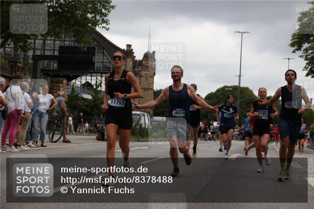 29.06.2025 - hella hamburg halbmarathon Yannick Fuchs http://msf.ph/oto/8378488 29.06.2025 10:54:36 20KM 1364, 1414, 1653, 1681, 2322, 2323, 2363, 6033, 6201, 6309, 6487, 6754, 6757, 7006, 7065, 7636, 8003, 8191, 8421, 8422, 8509, 8662, 8923, 9020, 9021, 10534, 10576, 11041, 11366, 11623, 11702, 11753, 11782, 11937, 12491, 13488, 13589, 14429, 15269, 17491, 17825, 17899, 17952, 18029, 18063, 19159, 19246 meine-sportfotos.de