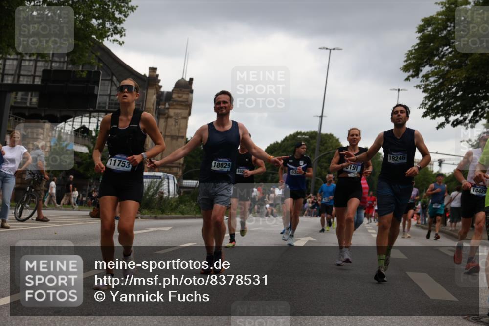 29.06.2025 - hella hamburg halbmarathon Yannick Fuchs http://msf.ph/oto/8378531 29.06.2025 10:54:36 20KM 1364, 1414, 1653, 1681, 2322, 2323, 2363, 6033, 6201, 6309, 6487, 6754, 6757, 7006, 7065, 7636, 8003, 8191, 8421, 8422, 8509, 8662, 8923, 9020, 9021, 10534, 10576, 11041, 11366, 11623, 11702, 11753, 11782, 11937, 12491, 13488, 13589, 14429, 15269, 17491, 17825, 17899, 17952, 18029, 18063, 19159, 19246 meine-sportfotos.de