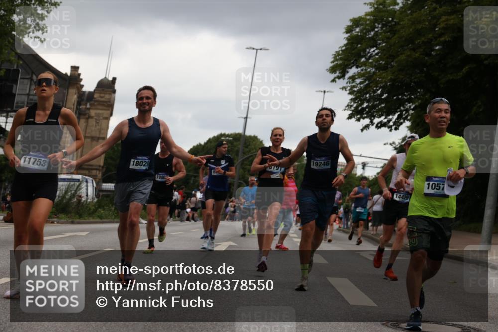 29.06.2025 - hella hamburg halbmarathon Yannick Fuchs http://msf.ph/oto/8378550 29.06.2025 10:54:36 20KM 1364, 1414, 1653, 1681, 2322, 2323, 2363, 6033, 6201, 6309, 6487, 6754, 6757, 7006, 7065, 7636, 8003, 8191, 8421, 8422, 8509, 8662, 8923, 9020, 9021, 10534, 10576, 11041, 11366, 11623, 11702, 11753, 11782, 11937, 12491, 13488, 13589, 14429, 15269, 17491, 17825, 17899, 17952, 18029, 18063, 19159, 19246 meine-sportfotos.de