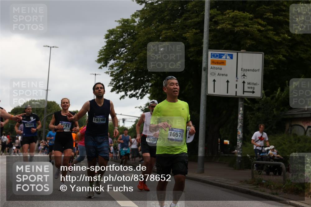 29.06.2025 - hella hamburg halbmarathon Yannick Fuchs http://msf.ph/oto/8378652 29.06.2025 10:54:36 20KM 1364, 1414, 1653, 1681, 2322, 2323, 2363, 6033, 6201, 6309, 6487, 6754, 6757, 7006, 7065, 7636, 8003, 8191, 8421, 8422, 8509, 8662, 8923, 9020, 9021, 10534, 10576, 11041, 11366, 11623, 11702, 11753, 11782, 11937, 12491, 13488, 13589, 14429, 15269, 17491, 17825, 17899, 17952, 18029, 18063, 19159, 19246 meine-sportfotos.de