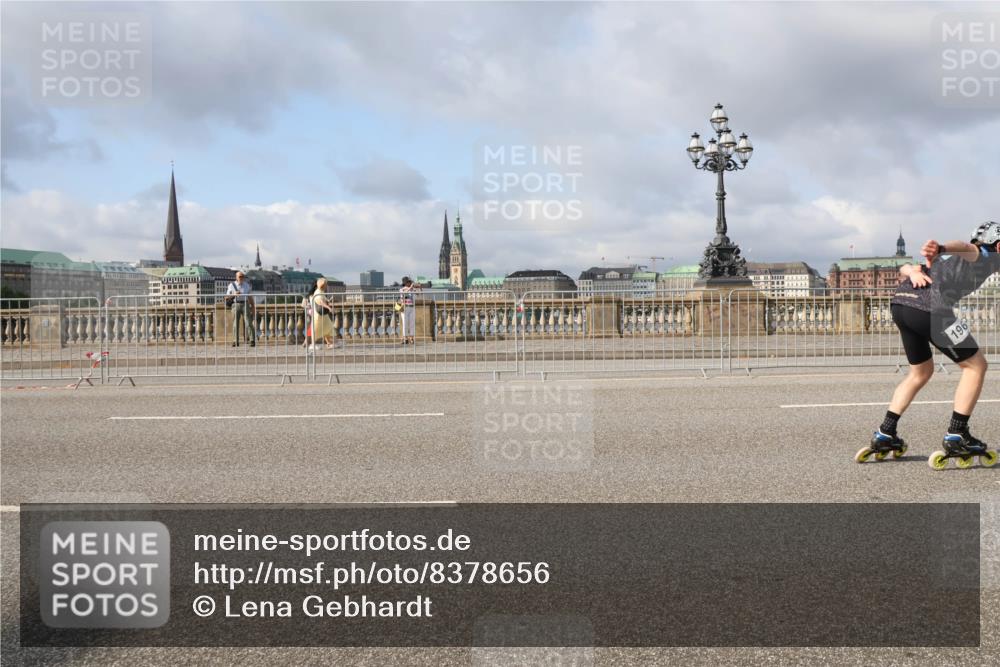29.06.2025 - hella hamburg halbmarathon Lena Gebhardt http://msf.ph/oto/8378656 29.06.2025 08:51:28 Lombardsbrücke 196 meine-sportfotos.de