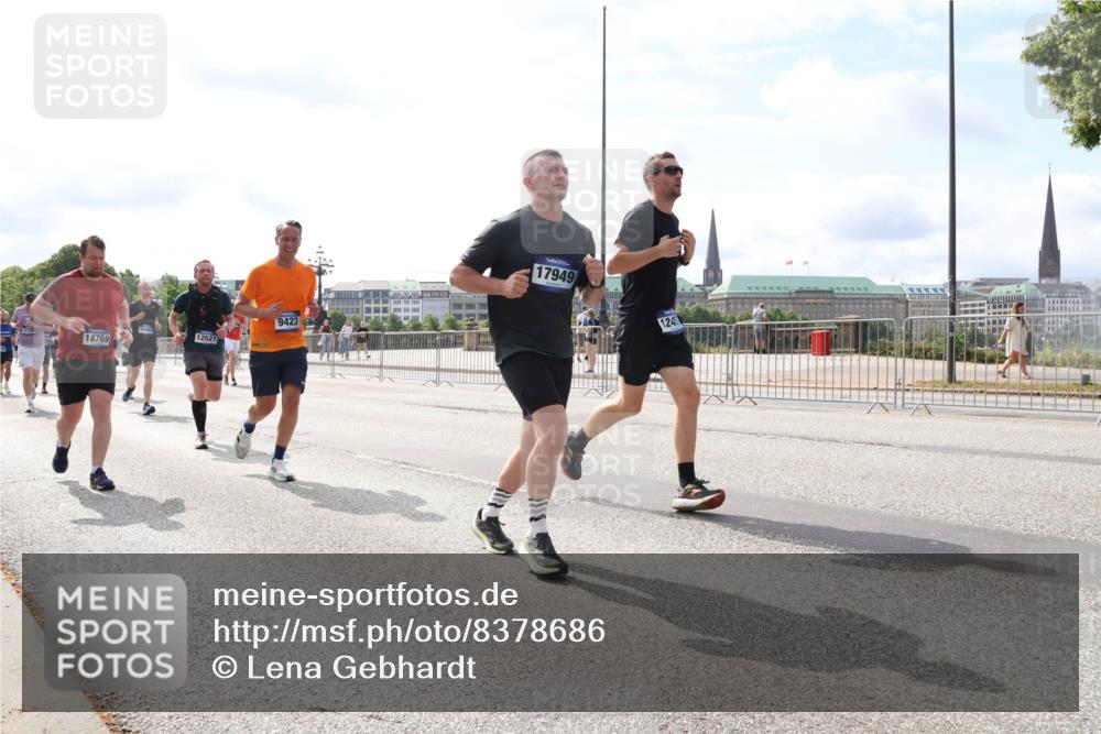 29.06.2025 - hella hamburg halbmarathon Lena Gebhardt http://msf.ph/oto/8378686 29.06.2025 10:15:26 Lombardsbrücke 2720, 18769, 12521, 9423, 17949, 124, 1296, 1379, 1440, 1524, 1575, 1745, 2110, 2140, 2281, 2720, 2989, 3417, 3507, 3509, 3513, 3650, 3844, 4466, 4492, 4494, 4495, 4641, 5069, 5271, 5739, 5800, 5986, 6181, 6248, 6317, 6376, 6576, 7452, 7809, 7810, 7881, 8237, 8256, 8275, 8563, 8609, 9113, 9192, 9307, 9423, 9657, 9847, 9911, 9975, 9997, 10108, 10589, 10717, 10775, 10858, 11271, 11598, 12457, 12521, 13197, 13453, 13500, 14413, 14550, 14552, 15150, 15307, 15740 meine-sportfotos.de