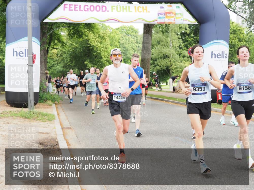 29.06.2025 - hella hamburg halbmarathon MichiJ http://msf.ph/oto/8378688 29.06.2025 10:45:58 Zwischen KM18-KM19 1285, 2006, 2957, 9156, 9353, 10539, 10915, 11757, 12509, 12809, 14375, 14429, 14628, 15914, 17176, 17825, 18153 meine-sportfotos.de