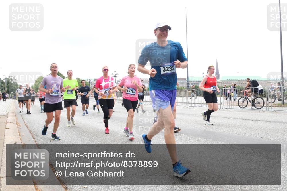 29.06.2025 - hella hamburg halbmarathon Lena Gebhardt http://msf.ph/oto/8378899 29.06.2025 10:49:25 Lombardsbrücke 27, 10785, 2527, 10130, 7647, 12664, 3232, 16759, 1525, 1625, 1805, 1888, 2067, 2160, 2395, 2466, 2527, 2541, 2668, 2713, 2927, 3070, 3086, 3183, 3232, 3253, 3383, 3943, 4403, 4525, 4527, 4589, 4769, 4809, 5106, 5118, 5463, 5551, 5552, 6191, 6566, 6694, 6979, 6989, 7301, 7305, 7339, 7650, 7931, 7936, 8549, 9162, 9245, 9261, 9341, 9359, 10033, 10038, 10081, 10130, 10333, 10479, 10704, 10782, 10785, 11000, 11031, 11192, 11558, 11631, 12388 meine-sportfotos.de